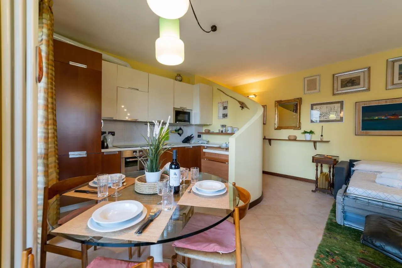 Rho-Fiera Milano Vintage House & Garage Privato Apartment 0*, Milan